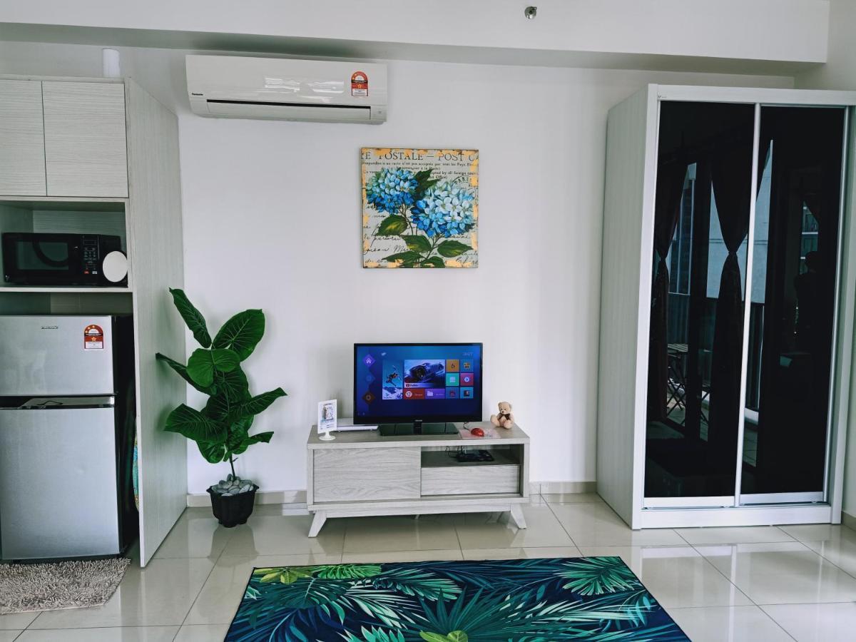 D'Gunduls Homestay Studio By Dgh I-City Shah Alam Buitenkant foto